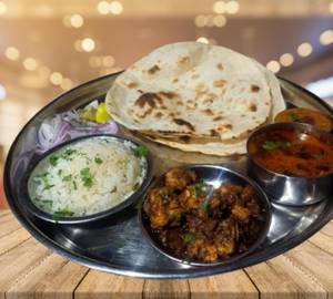 Fry Chicken Thali