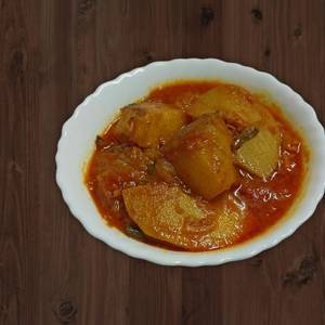 Naga pork with bamboo shoots .
