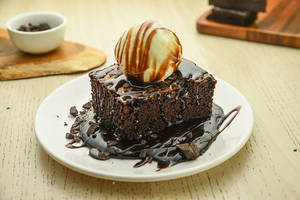 Hot Brownie With Ice Cream