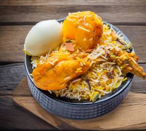 Chicken biryani with egg