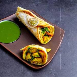 Single egg single chicken malai tikka roll