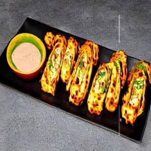 Double egg double tandoori chicken roll