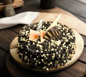 Choco chips cake