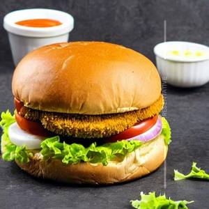 Kurkure paneer burger