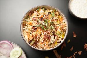 Veg Biryani With Raita