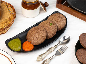 Raggi Idli Chutney Sambar [3 Pcs]