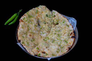 Cheese Chilli Naan (2 Pcs)