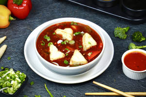 Chilli Paneer Cubes Gravy