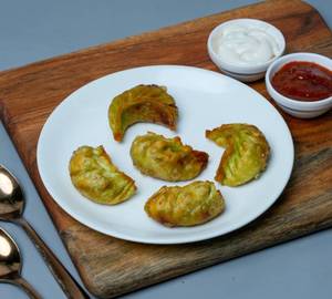 Fried veg momos