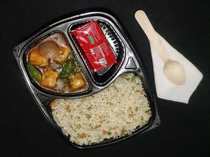Chilli Paneer With Fried Rice