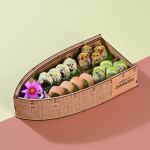 Non Veg Sushi Boat (16 pcs)