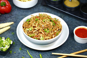 Veg Chowmein (desi Tadka) Serves 1-2