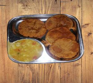 Falahari Poori With Sabzi [4 Pieces]