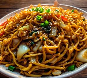 Egg garlic chowmein