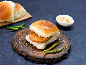 Cheesy Jalapeno Wada Pav