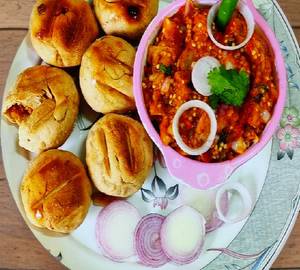 Fried Litti 3 pish aalu dam