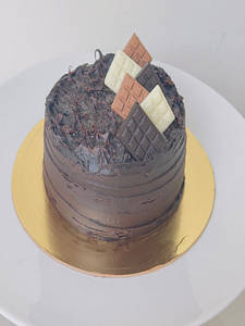 Fudgy Chocolate Ice Cream