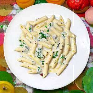 Alfredo white sauce pasta