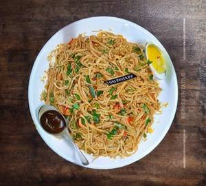 Egg schezwan noodles