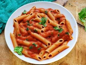 Red sauce cheese pasta