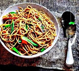 Veg schezewan noodles