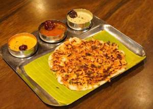 Butter onion podi uttapam