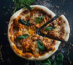 Neapolitan Margarita Pizza