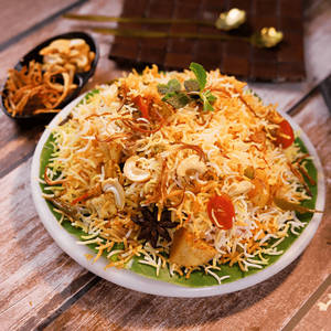 Veg Dum Biryani (Offer Pack) with Raita