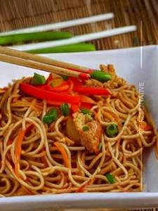 Chicken schezewan noodles
