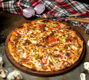 Spicy Chicken Herbs Pizza