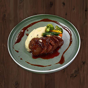 Eisc Signature Steak With Mushroom Sauce