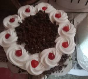 Choco chips round cake