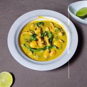Egg Creamy Yellow Thai Curry