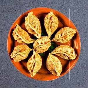 Crunchy Chicken Cheesy momos