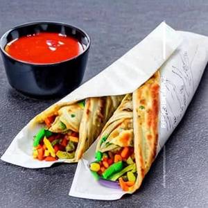 Mixed veggie egg roll