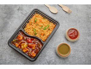Chilli Garlic Veg Fried Rice + Chilli Paneer Gravy