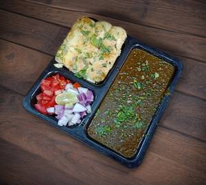 Green pavbhaji (3 pav)