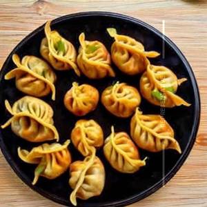 Fried veg cheesy momos