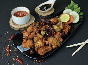 Dry Red Chilly N Burnt Garlic Chicken