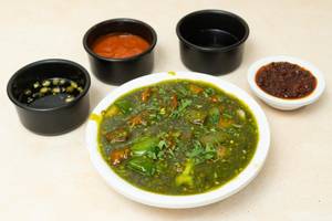 Baby Corn and Mushroom Green Chilli Pepper Gravy
