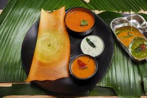 Coconut rava plain dosa