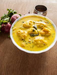 Kadhi pakoda