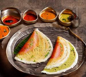 Rava onion paneer dosa