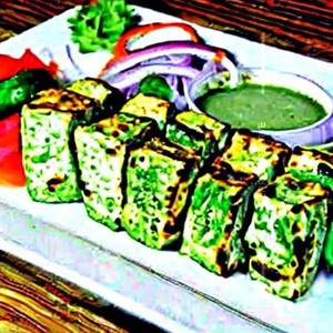 Hyderabadi Paneer Tikka