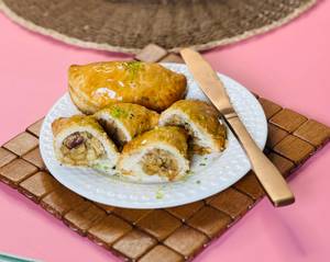 Gujiya (Baked) 500 Gms.