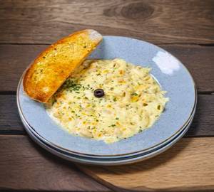 Penne in creamy sauce