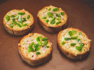 Super Cheese Garlic Bread Veg