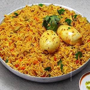 Egg Chicken Prawn Singapuri Rice