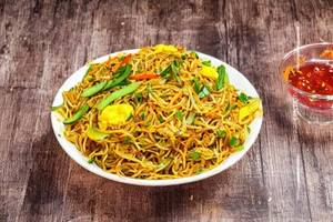 Egg Singapore Hakka Noodles