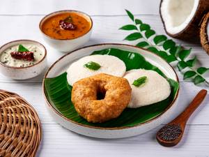 Idli Vada[1 Idli 1 Wada]
